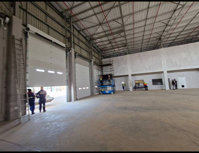 1,984M² WAREHOUSE TO LET IN JET PARK